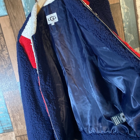 NWOT UGG medium fuzzy soft red white and blue jacket - Picture 13 of 16